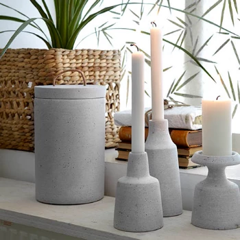 Affari Candleholder 7.5 xh16,5cm in light grey cement-effect polystone 5 Affari Candleholder 7.5 xh16,5cm in light grey cement-effect polystone