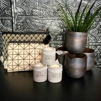 Affari 6,5xh7cm soy wax scented candle and gray cement container 4 Affari 6,5xh7cm soy wax scented candle and gray cement container